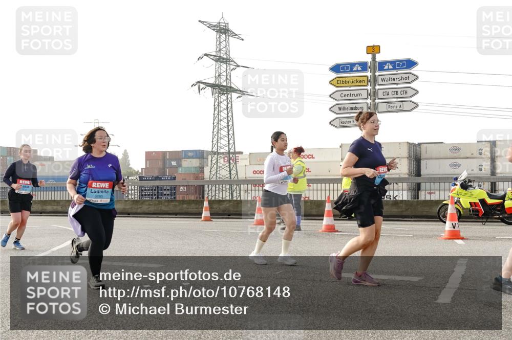03.10.2026 - Köhlbrandbrückenlauf Michael Burmester http://msf.ph/oto/10768148 03.10.2026 09:26:07 Position 3 1213, 3285, 3, 1000, 3 meine-sportfotos.de