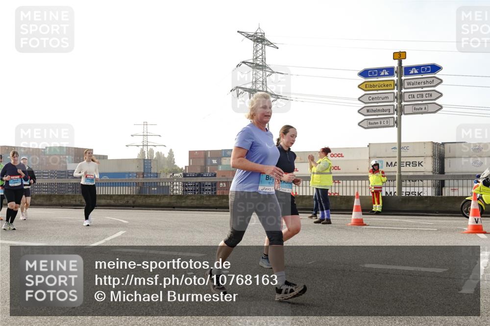 03.10.2026 - Köhlbrandbrückenlauf Michael Burmester http://msf.ph/oto/10768163 03.10.2026 09:26:08 Position 3 1215, 1213 meine-sportfotos.de