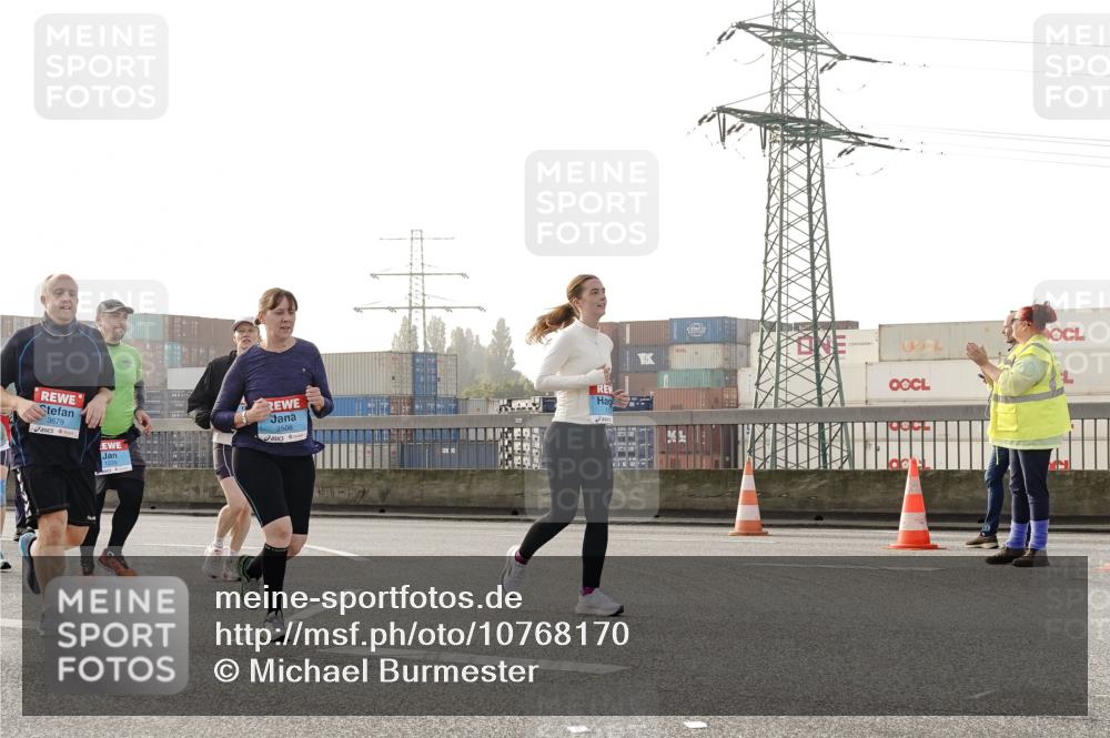 03.10.2026 - Köhlbrandbrückenlauf Michael Burmester http://msf.ph/oto/10768170 03.10.2026 09:26:10 Position 3 3679, 1239, 3508 meine-sportfotos.de