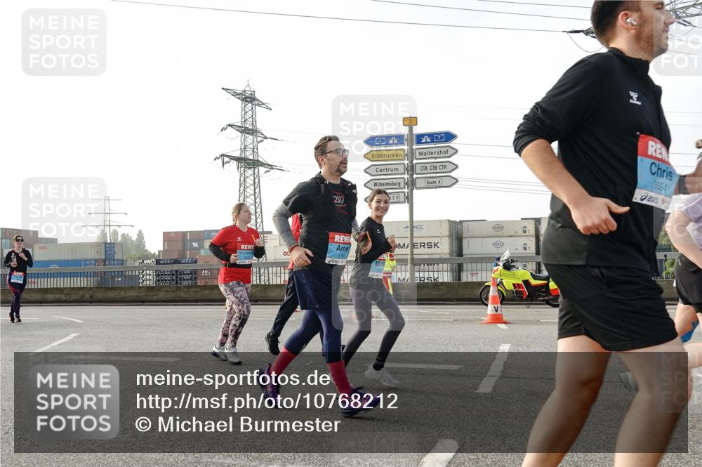 03.10.2026 - Köhlbrandbrückenlauf Michael Burmester http://msf.ph/oto/10768212 03.10.2026 09:26:16 Position 3 217, 3, 3594, 1240, 00 meine-sportfotos.de