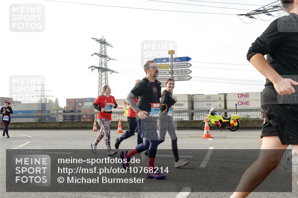 03.10.2026 - Köhlbrandbrückenlauf Michael Burmester http://msf.ph/oto/10768214 03.10.2026 09:26:16 Position 3 27, 3, 1240 meine-sportfotos.de