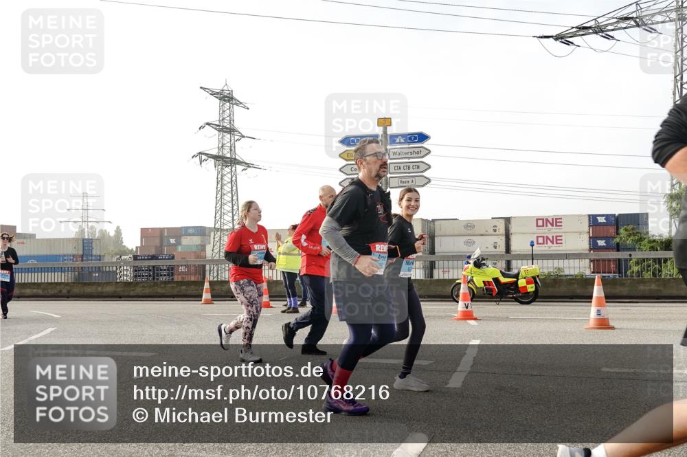 03.10.2026 - Köhlbrandbrückenlauf Michael Burmester http://msf.ph/oto/10768216 03.10.2026 09:26:16 Position 3  meine-sportfotos.de