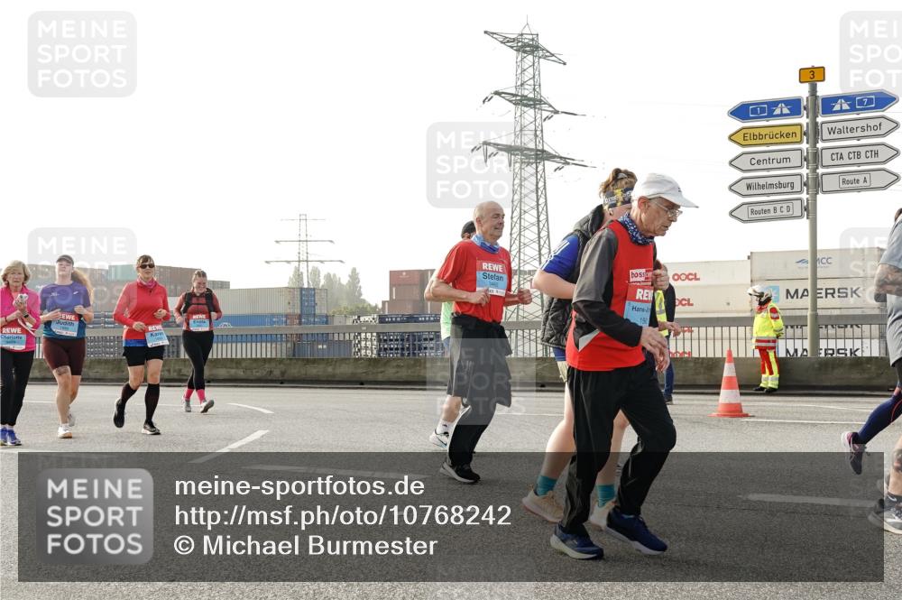 03.10.2026 - Köhlbrandbrückenlauf Michael Burmester http://msf.ph/oto/10768242 03.10.2026 09:26:20 Position 3 3462, 150, 3 meine-sportfotos.de