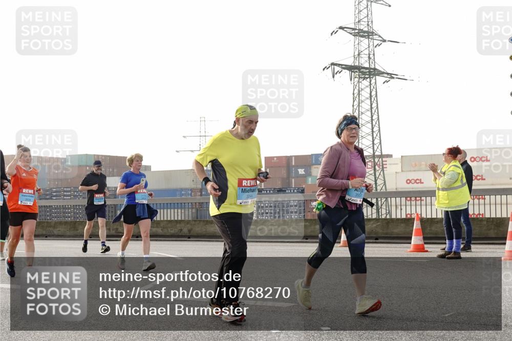 03.10.2026 - Köhlbrandbrückenlauf Michael Burmester http://msf.ph/oto/10768270 03.10.2026 09:26:26 Position 3 3534, 3507, 3244 meine-sportfotos.de