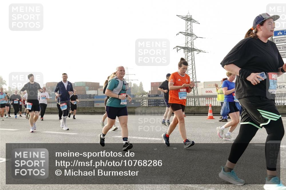 03.10.2026 - Köhlbrandbrückenlauf Michael Burmester http://msf.ph/oto/10768286 03.10.2026 09:26:28 Position 3  meine-sportfotos.de