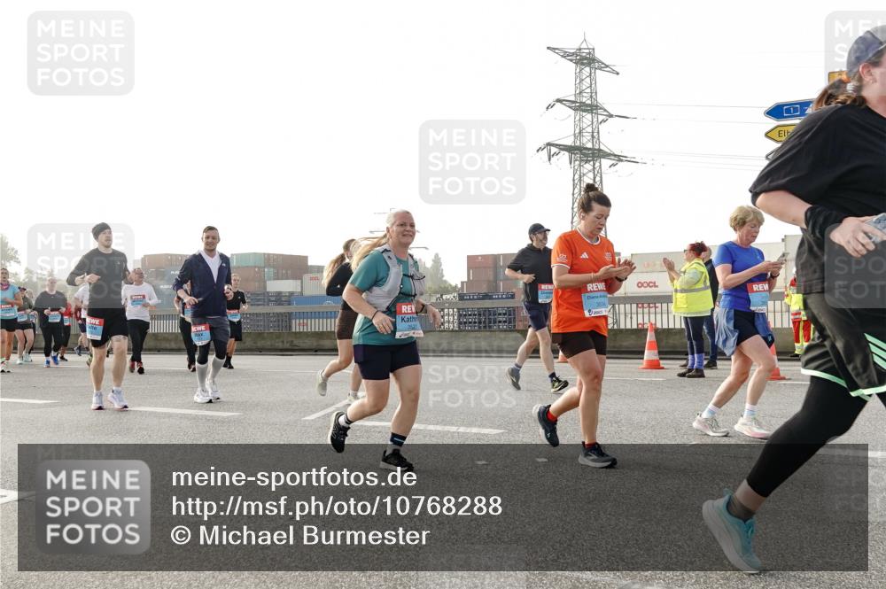 03.10.2026 - Köhlbrandbrückenlauf Michael Burmester http://msf.ph/oto/10768288 03.10.2026 09:26:28 Position 3 1 meine-sportfotos.de