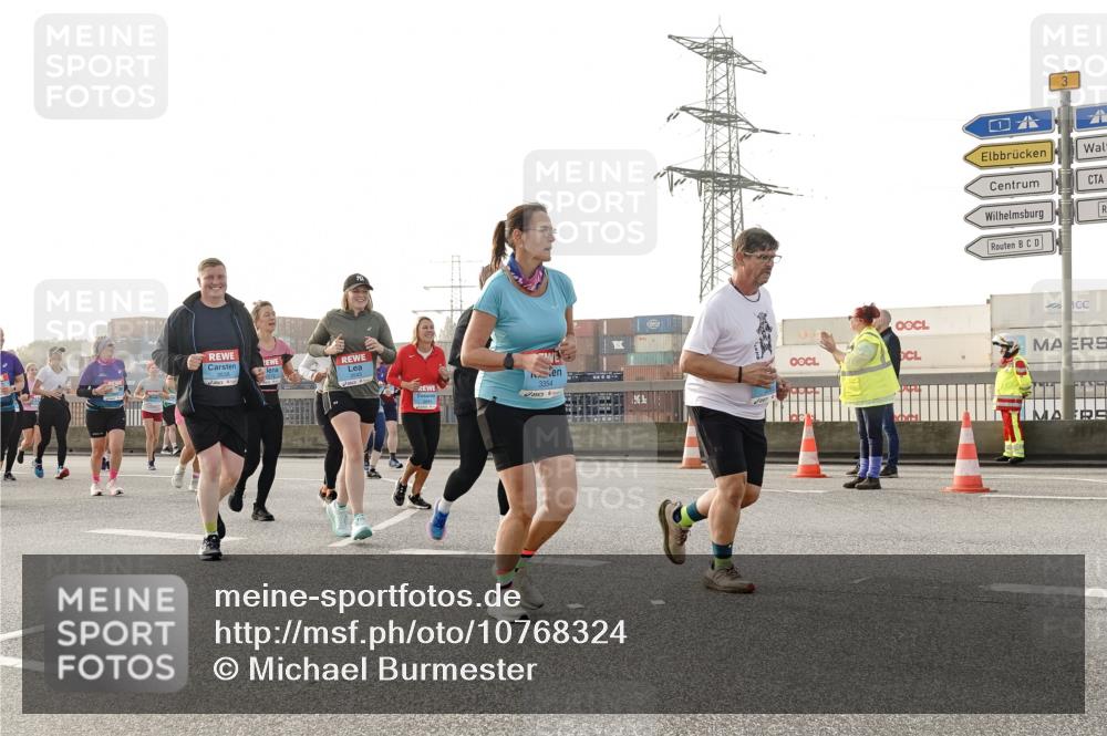 03.10.2026 - Köhlbrandbrückenlauf Michael Burmester http://msf.ph/oto/10768324 03.10.2026 09:26:35 Position 3 3538, 3545, 3354 meine-sportfotos.de