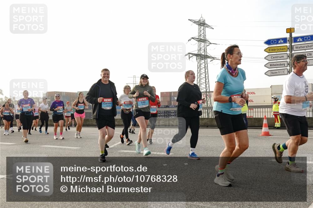 03.10.2026 - Köhlbrandbrückenlauf Michael Burmester http://msf.ph/oto/10768328 03.10.2026 09:26:35 Position 3 3545, 3354, 3 meine-sportfotos.de