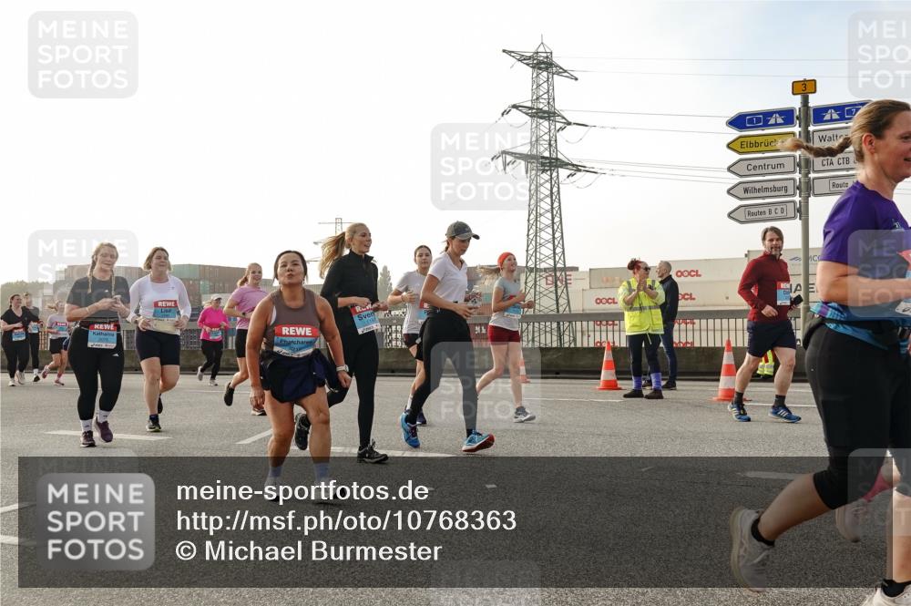 03.10.2026 - Köhlbrandbrückenlauf Michael Burmester http://msf.ph/oto/10768363 03.10.2026 09:26:40 Position 3  meine-sportfotos.de