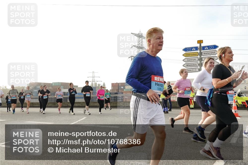 03.10.2026 - Köhlbrandbrückenlauf Michael Burmester http://msf.ph/oto/10768386 03.10.2026 09:26:42 Position 3 3, 3289, 00 meine-sportfotos.de