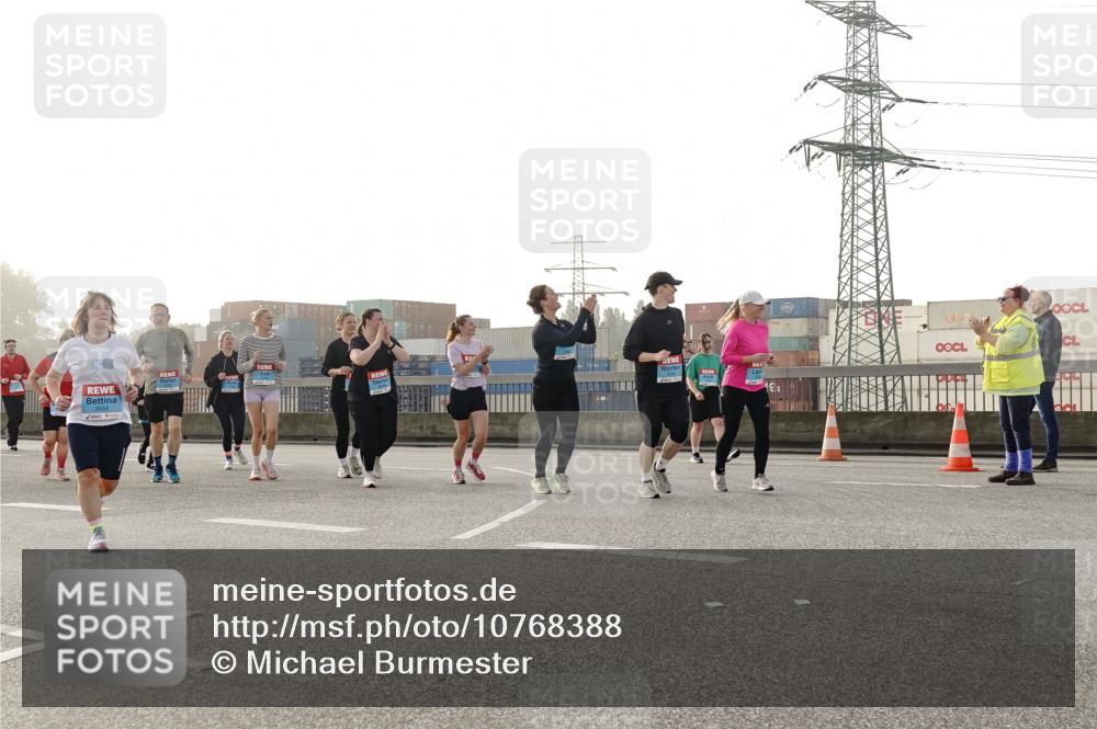 03.10.2026 - Köhlbrandbrückenlauf Michael Burmester http://msf.ph/oto/10768388 03.10.2026 09:26:43 Position 3  meine-sportfotos.de