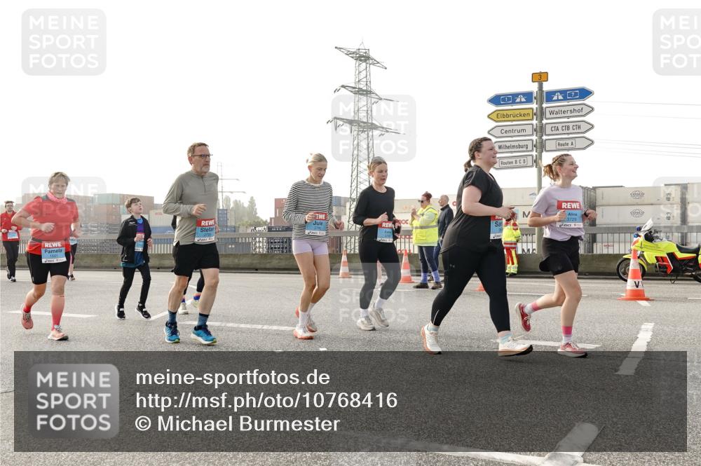 03.10.2026 - Köhlbrandbrückenlauf Michael Burmester http://msf.ph/oto/10768416 03.10.2026 09:26:47 Position 3 3, 3729 meine-sportfotos.de