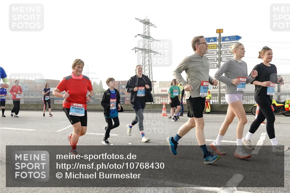 03.10.2026 - Köhlbrandbrückenlauf Michael Burmester http://msf.ph/oto/10768430 03.10.2026 09:26:48 Position 3 1501, 3, 2796, 1709 meine-sportfotos.de