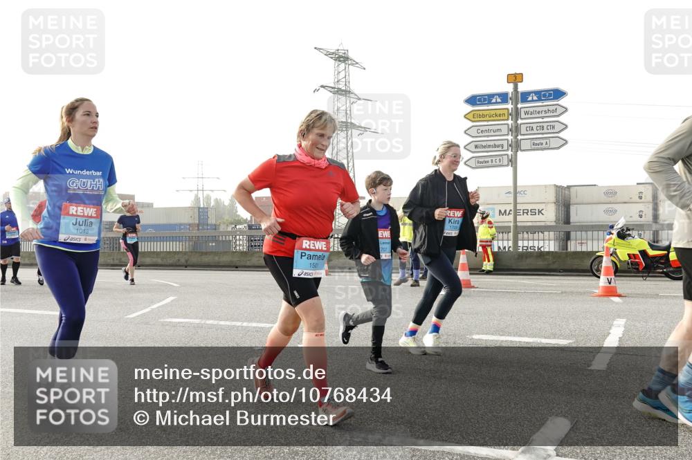 03.10.2026 - Köhlbrandbrückenlauf Michael Burmester http://msf.ph/oto/10768434 03.10.2026 09:26:49 Position 3 1013, 1501, 707, 3, 1709 meine-sportfotos.de