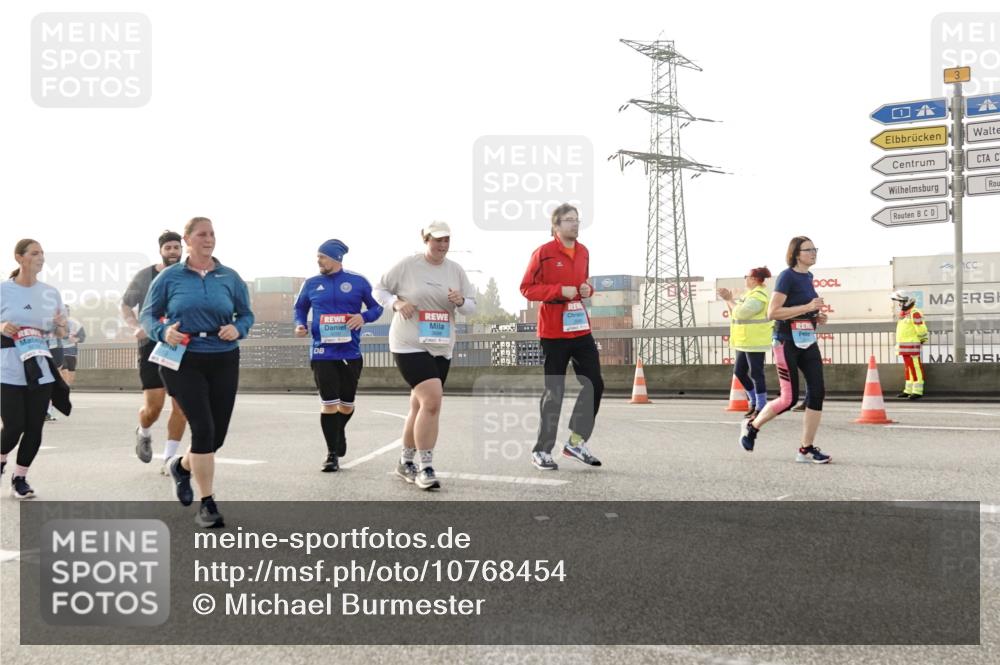 03.10.2026 - Köhlbrandbrückenlauf Michael Burmester http://msf.ph/oto/10768454 03.10.2026 09:26:52 Position 3 6, 17, 3 meine-sportfotos.de