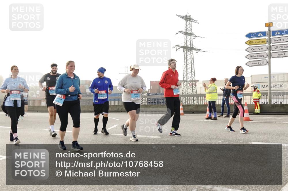 03.10.2026 - Köhlbrandbrückenlauf Michael Burmester http://msf.ph/oto/10768458 03.10.2026 09:26:52 Position 3  meine-sportfotos.de