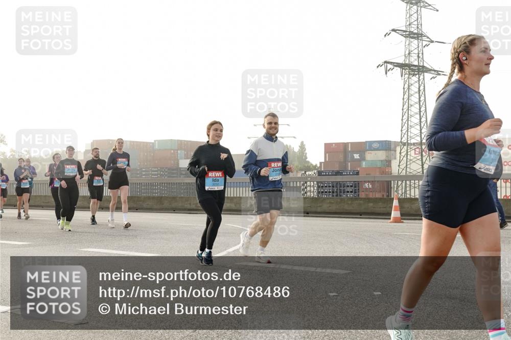 03.10.2026 - Köhlbrandbrückenlauf Michael Burmester http://msf.ph/oto/10768486 03.10.2026 09:26:58 Position 3 216, 3232, 311 meine-sportfotos.de