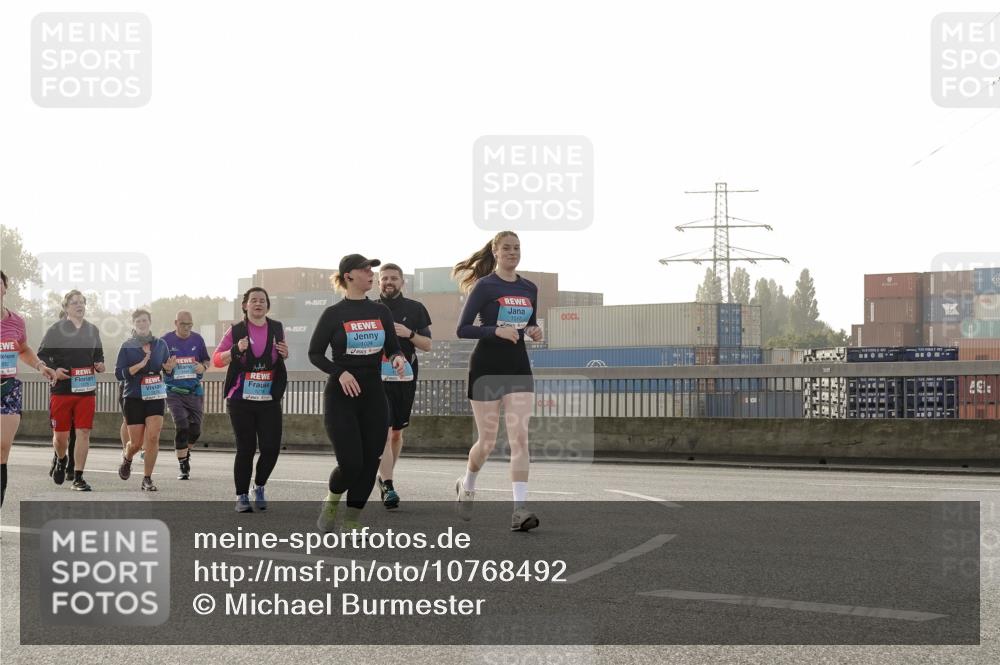 03.10.2026 - Köhlbrandbrückenlauf Michael Burmester http://msf.ph/oto/10768492 03.10.2026 09:26:59 Position 3 1517, 5 meine-sportfotos.de