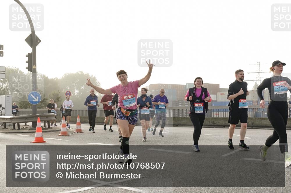 03.10.2026 - Köhlbrandbrückenlauf Michael Burmester http://msf.ph/oto/10768507 03.10.2026 09:27:01 Position 3 5, 852, 1278, 1024 meine-sportfotos.de