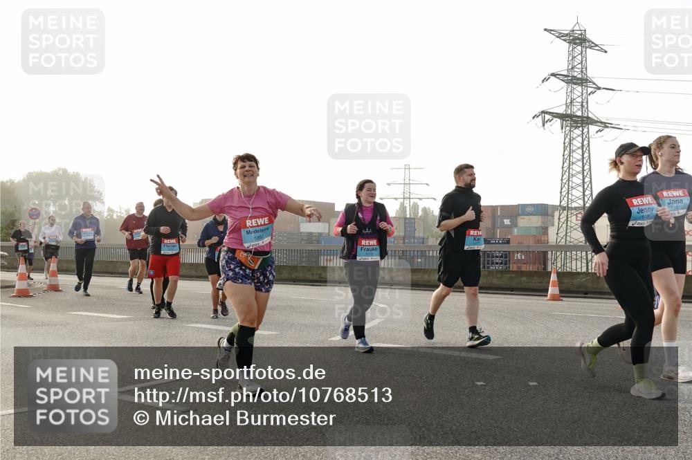 03.10.2026 - Köhlbrandbrückenlauf Michael Burmester http://msf.ph/oto/10768513 03.10.2026 09:27:02 Position 3 1517, 1024, 1278 meine-sportfotos.de