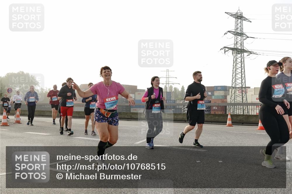 03.10.2026 - Köhlbrandbrückenlauf Michael Burmester http://msf.ph/oto/10768515 03.10.2026 09:27:02 Position 3 1024 meine-sportfotos.de