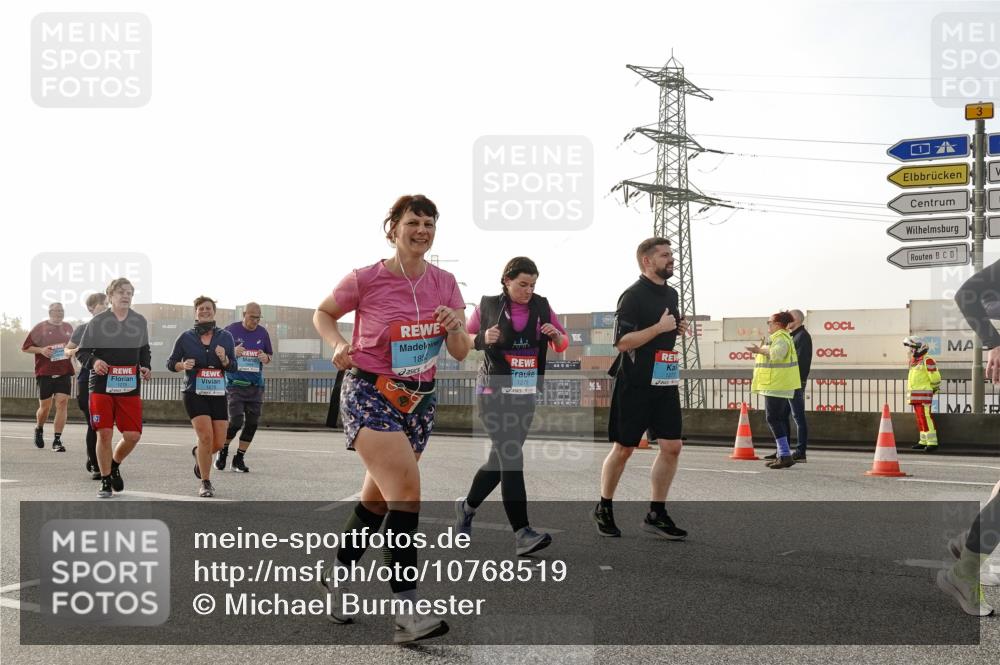 03.10.2026 - Köhlbrandbrückenlauf Michael Burmester http://msf.ph/oto/10768519 03.10.2026 09:27:03 Position 3 185, 1278 meine-sportfotos.de