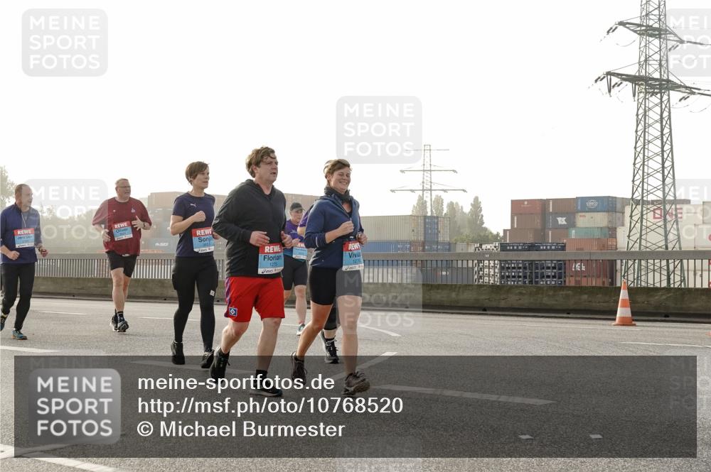 03.10.2026 - Köhlbrandbrückenlauf Michael Burmester http://msf.ph/oto/10768520 03.10.2026 09:27:04 Position 3 2585, 1275 meine-sportfotos.de