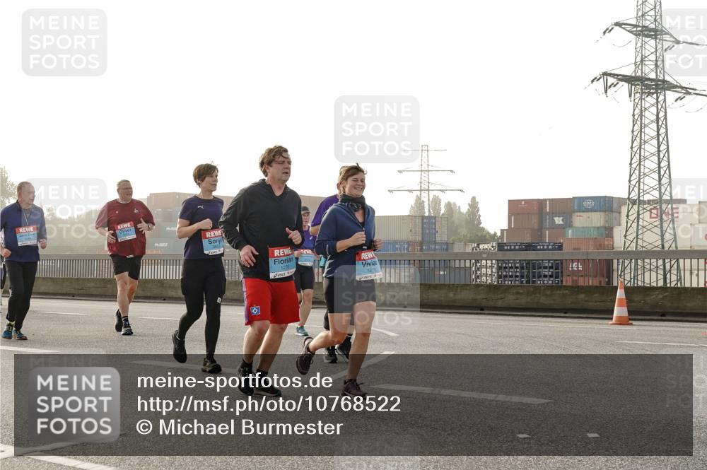 03.10.2026 - Köhlbrandbrückenlauf Michael Burmester http://msf.ph/oto/10768522 03.10.2026 09:27:04 Position 3 1275, 1276 meine-sportfotos.de
