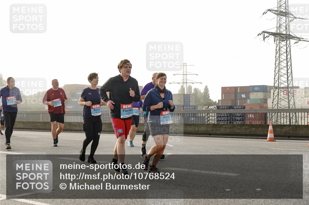 03.10.2026 - Köhlbrandbrückenlauf Michael Burmester http://msf.ph/oto/10768524 03.10.2026 09:27:04 Position 3 1275, 1276 meine-sportfotos.de
