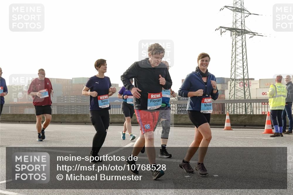03.10.2026 - Köhlbrandbrückenlauf Michael Burmester http://msf.ph/oto/10768528 03.10.2026 09:27:05 Position 3 1275, 3464, 1276 meine-sportfotos.de