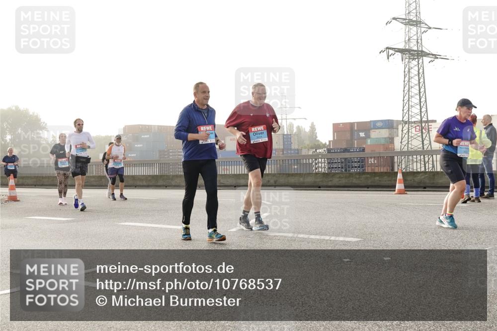 03.10.2026 - Köhlbrandbrückenlauf Michael Burmester http://msf.ph/oto/10768537 03.10.2026 09:27:07 Position 3  meine-sportfotos.de