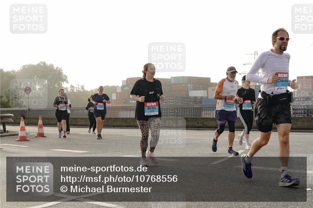03.10.2026 - Köhlbrandbrückenlauf Michael Burmester http://msf.ph/oto/10768556 03.10.2026 09:27:10 Position 3 3490, 3497 meine-sportfotos.de