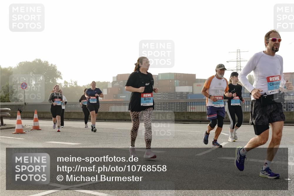 03.10.2026 - Köhlbrandbrückenlauf Michael Burmester http://msf.ph/oto/10768558 03.10.2026 09:27:11 Position 3 3497, 3490, 3715, 3453 meine-sportfotos.de