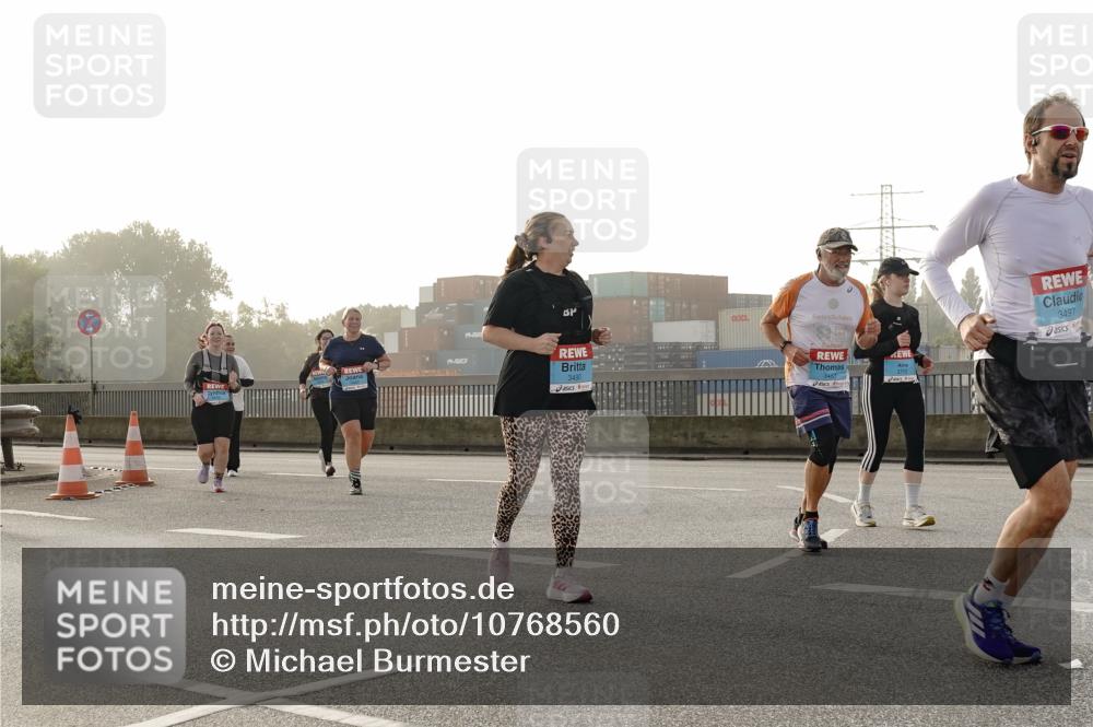 03.10.2026 - Köhlbrandbrückenlauf Michael Burmester http://msf.ph/oto/10768560 03.10.2026 09:27:11 Position 3 3490, 3455, 3497 meine-sportfotos.de