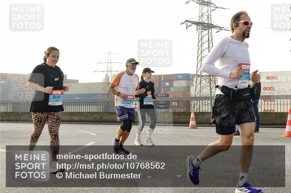 03.10.2026 - Köhlbrandbrückenlauf Michael Burmester http://msf.ph/oto/10768562 03.10.2026 09:27:11 Position 3 3490, 3463, 3715, 3497 meine-sportfotos.de