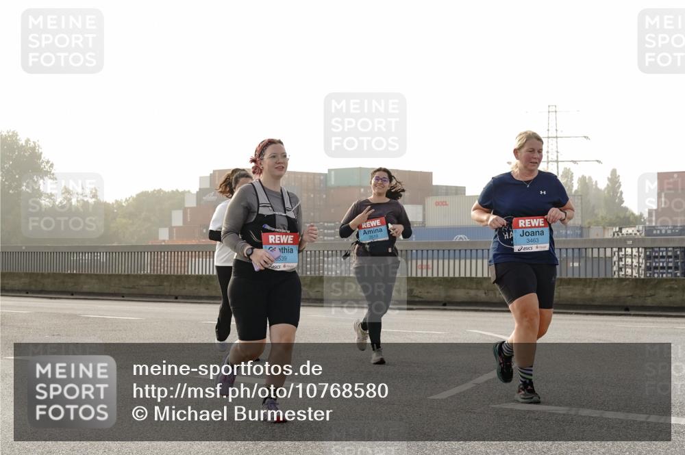 03.10.2026 - Köhlbrandbrückenlauf Michael Burmester http://msf.ph/oto/10768580 03.10.2026 09:27:15 Position 3 539, 3519, 3463 meine-sportfotos.de
