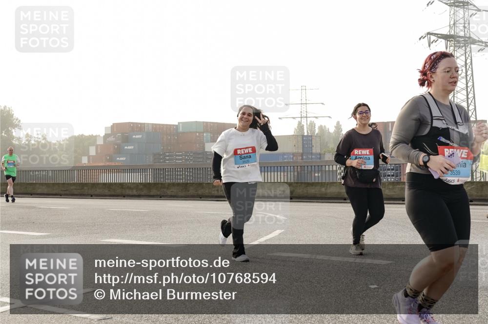 03.10.2026 - Köhlbrandbrückenlauf Michael Burmester http://msf.ph/oto/10768594 03.10.2026 09:27:16 Position 3 3520, 3539 meine-sportfotos.de