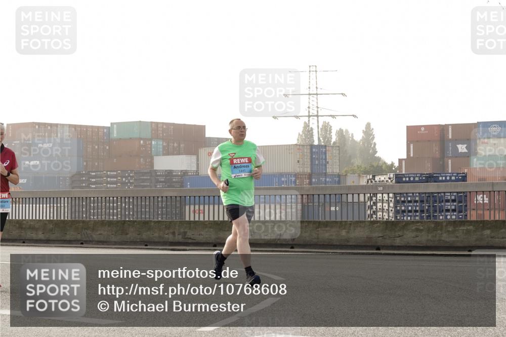 03.10.2026 - Köhlbrandbrückenlauf Michael Burmester http://msf.ph/oto/10768608 03.10.2026 09:27:22 Position 3 1313, 553, 1445 meine-sportfotos.de