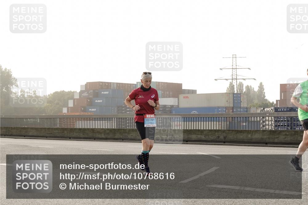 03.10.2026 - Köhlbrandbrückenlauf Michael Burmester http://msf.ph/oto/10768616 03.10.2026 09:27:24 Position 3 19, 3553 meine-sportfotos.de