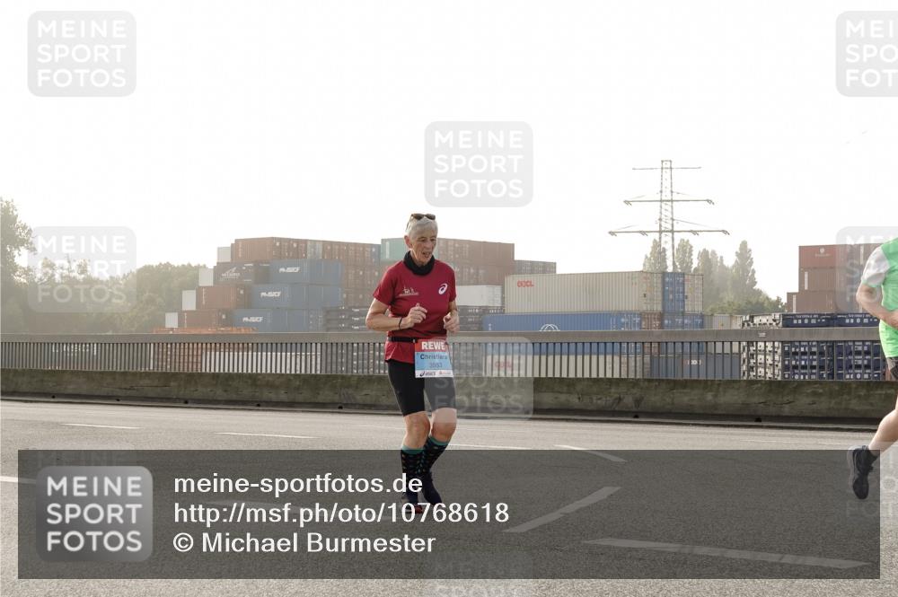 03.10.2026 - Köhlbrandbrückenlauf Michael Burmester http://msf.ph/oto/10768618 03.10.2026 09:27:24 Position 3 19, 3553 meine-sportfotos.de