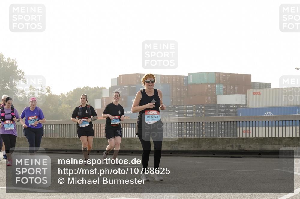 03.10.2026 - Köhlbrandbrückenlauf Michael Burmester http://msf.ph/oto/10768625 03.10.2026 09:27:34 Position 3 18, 0, 3337 meine-sportfotos.de