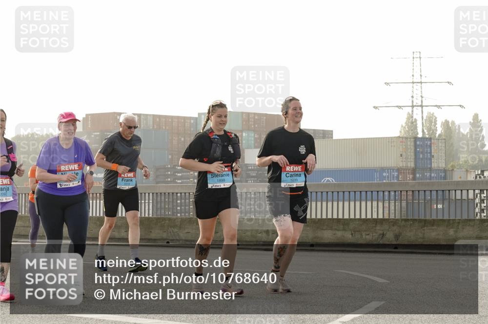 03.10.2026 - Köhlbrandbrückenlauf Michael Burmester http://msf.ph/oto/10768640 03.10.2026 09:27:38 Position 3 3319, 2092, 1898, 100, 1899, 222 meine-sportfotos.de