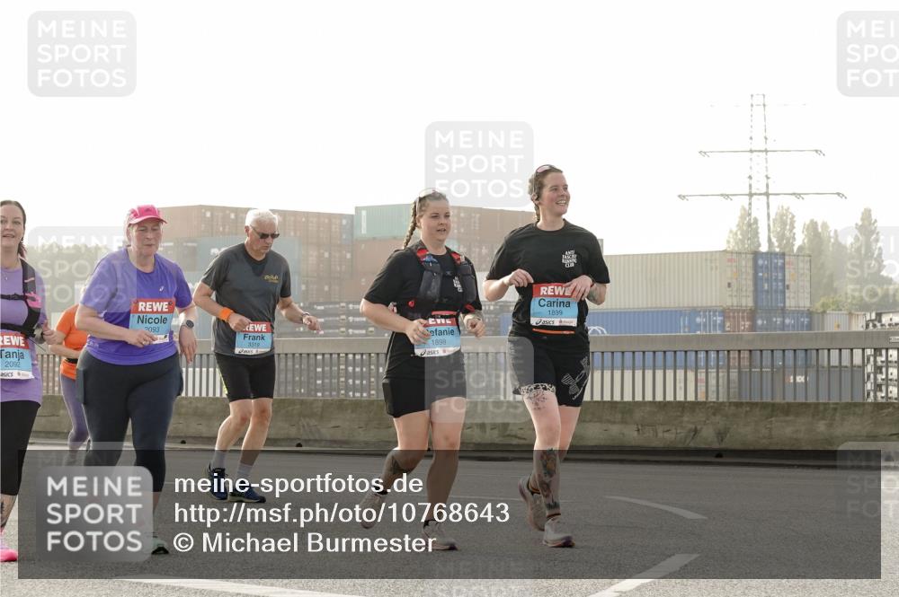 03.10.2026 - Köhlbrandbrückenlauf Michael Burmester http://msf.ph/oto/10768643 03.10.2026 09:27:38 Position 3 2092, 2093, 3319, 1899, 520, 1898 meine-sportfotos.de