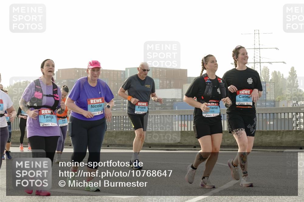 03.10.2026 - Köhlbrandbrückenlauf Michael Burmester http://msf.ph/oto/10768647 03.10.2026 09:27:39 Position 3 2092, 2093, 1899, 3319, 1898 meine-sportfotos.de