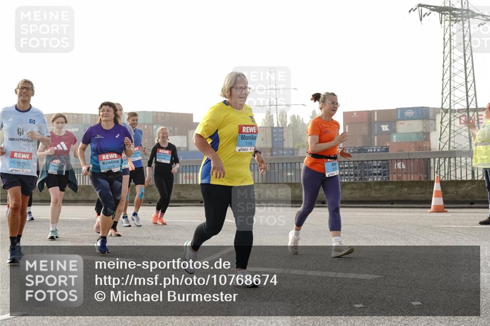 03.10.2026 - Köhlbrandbrückenlauf Michael Burmester http://msf.ph/oto/10768674 03.10.2026 09:27:43 Position 3 3712, 1194 meine-sportfotos.de