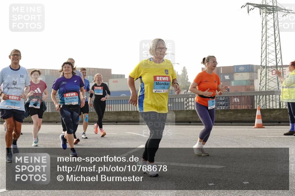 03.10.2026 - Köhlbrandbrückenlauf Michael Burmester http://msf.ph/oto/10768678 03.10.2026 09:27:43 Position 3 3712, 3309, 1194 meine-sportfotos.de