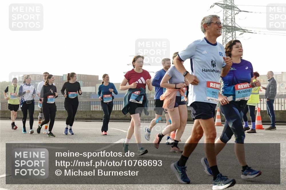 03.10.2026 - Köhlbrandbrückenlauf Michael Burmester http://msf.ph/oto/10768693 03.10.2026 09:27:45 Position 3 1717, 37, 3309 meine-sportfotos.de
