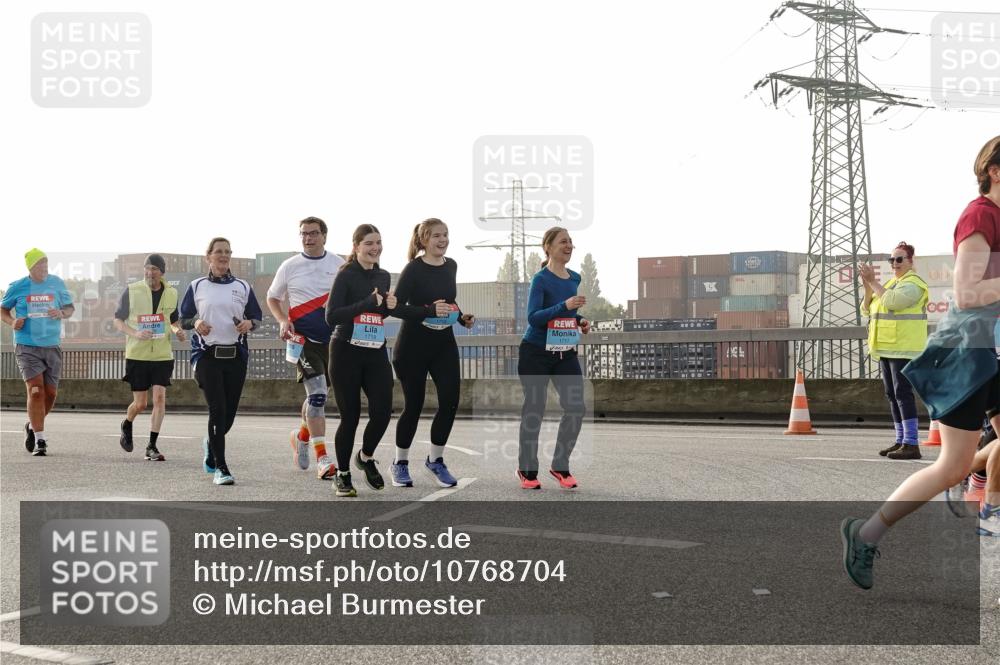 03.10.2026 - Köhlbrandbrückenlauf Michael Burmester http://msf.ph/oto/10768704 03.10.2026 09:27:46 Position 3 1719, 1717 meine-sportfotos.de