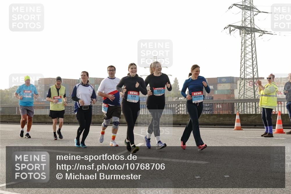 03.10.2026 - Köhlbrandbrückenlauf Michael Burmester http://msf.ph/oto/10768706 03.10.2026 09:27:47 Position 3 1719, 1718, 1717 meine-sportfotos.de