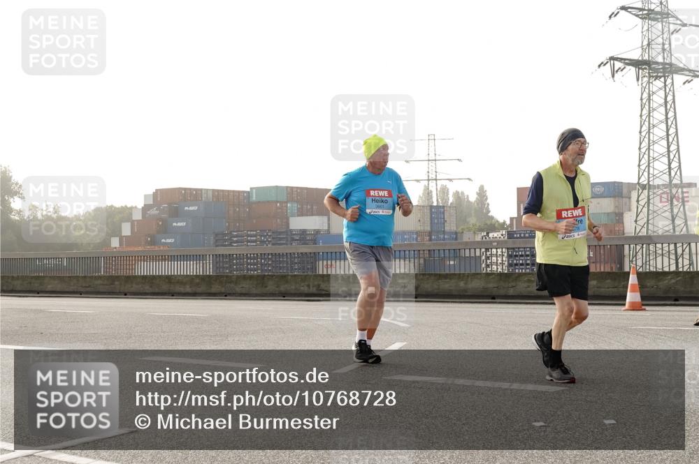 03.10.2026 - Köhlbrandbrückenlauf Michael Burmester http://msf.ph/oto/10768728 03.10.2026 09:27:50 Position 3  meine-sportfotos.de